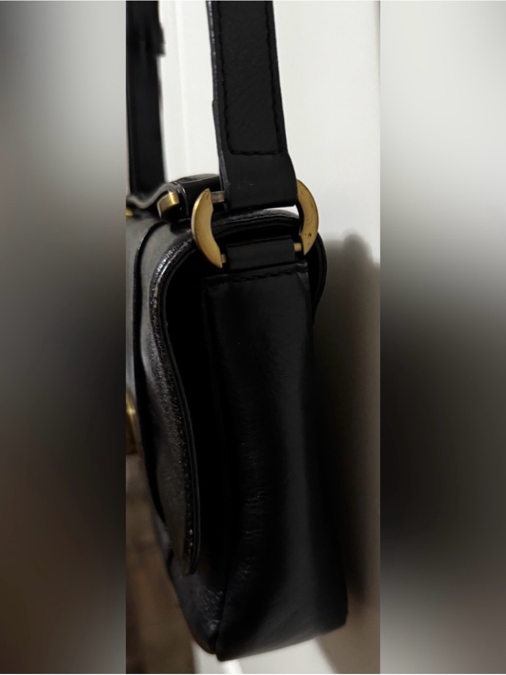Hobo International Black Leather Crossbody Bag - Timeless Style - Picture 6 of 11